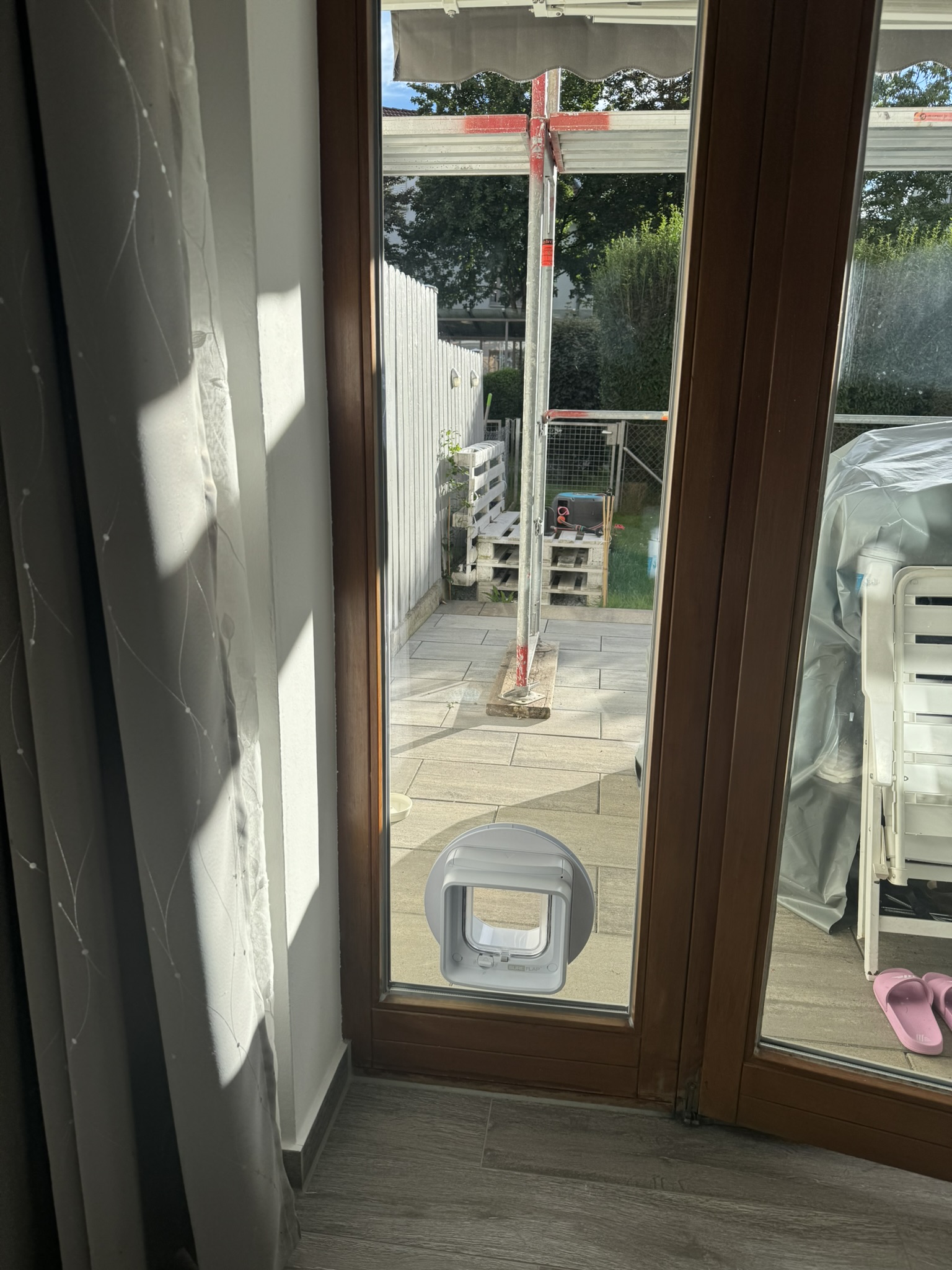 katzenklappe-klappe-katze-Glaser-Fenster-Balkontür-Tür